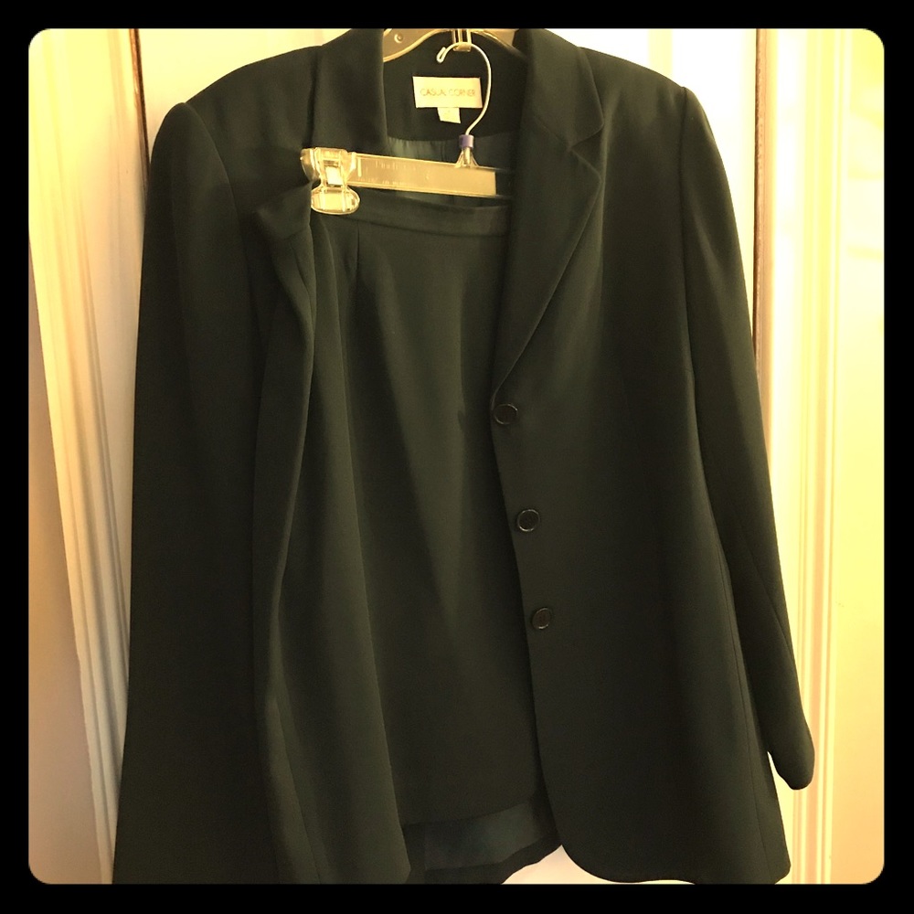 Casual corner Hunter green skirt suit